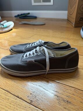 Vans Classic Lace-Up Sneakers - Gray